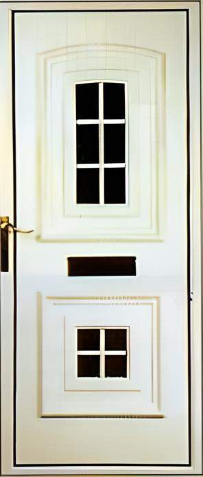 Porte au design original Orne